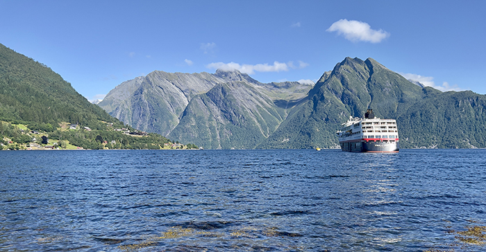 Med Hurtigruten til Svalbard
